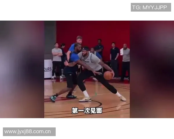 浓眉称赞弗拉格天赋出众将负责防守KD和巴特勒等顶尖侧翼球员 浓眉称赞弗拉格天赋出众将负责防守KD和巴特勒等顶尖侧翼球员