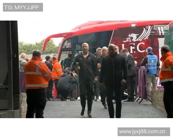 前裁判解析伊萨克与詹姆斯争议犯规索博接触未足以影响加纳乔表现 前裁判解析伊萨克与詹姆斯争议犯规索博接触未足以影响加纳乔表现