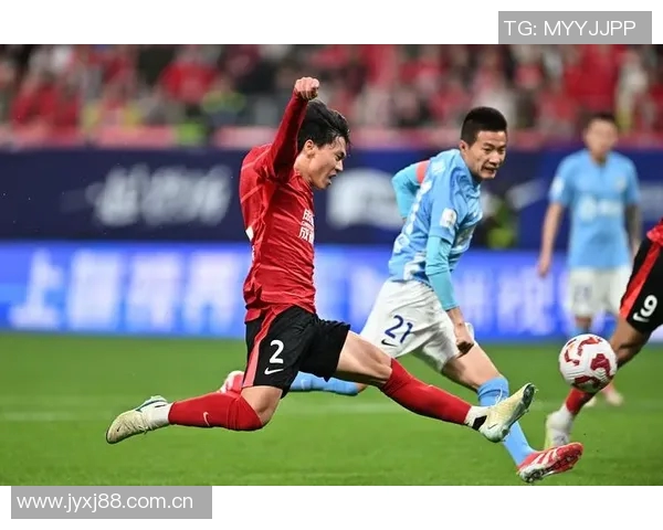 中甲广西赛区因观众互掷水杯事件遭中足联通报批评引发关注 中甲广西赛区因观众互掷水杯事件遭中足联通报批评引发关注