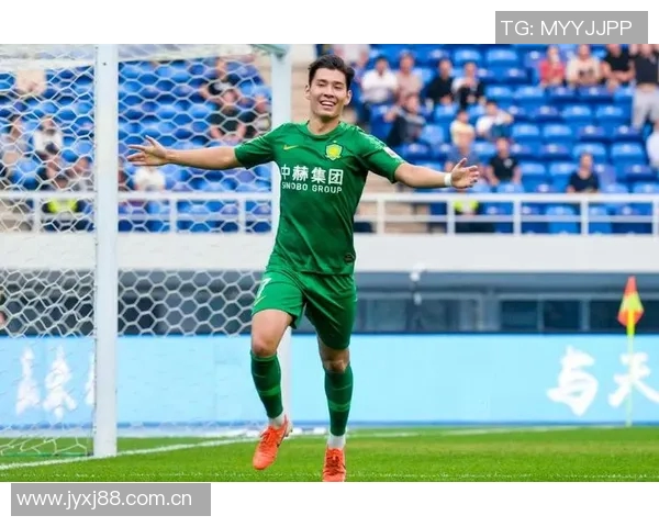 山东泰山半场落后云南玉昆侯永永头球破门克雷桑李源一错失良机 山东泰山半场落后云南玉昆侯永永头球破门克雷桑李源一错失良机