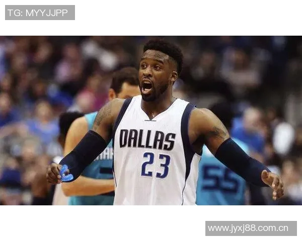 Lowe称赞三球进攻能力出众难以找到类似球员 Lowe称赞三球进攻能力出众难以找到类似球员