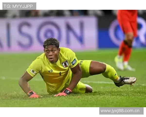 阿尔米隆精彩凌空射门成功破门铃木彩艳毫无反应 阿尔米隆精彩凌空射门成功破门铃木彩艳毫无反应