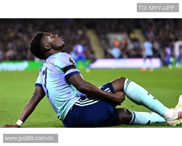 亚马尔尽管耻骨伤病未愈仍坚持训练展现顽强斗志