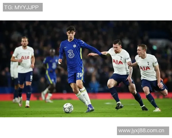 孔塞桑伊尔迪兹华丽过人连连挑战防线前者射门被挡精彩瞬间引发全场欢呼