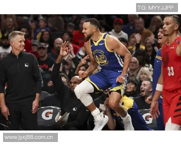 NBA揭幕战前瞻库里成为历史第十位为同一球队效力17年的球员 NBA揭幕战前瞻库里成为历史第十位为同一球队效力17年的球员