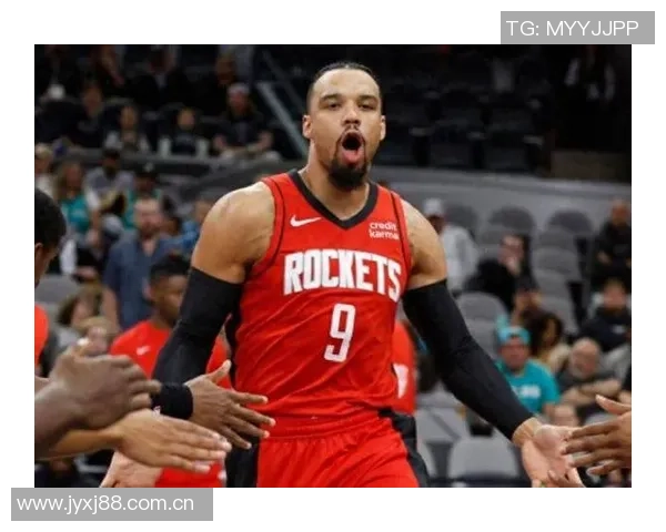 奥特赞赏狄龙强硬作风与求胜欲望展现出独特魅力与团队精神 奥特赞赏狄龙强硬作风与求胜欲望展现出独特魅力与团队精神