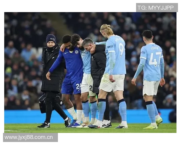 曼城中卫危机加剧仅剩阿克胡桑诺夫召回小将并有意引进格伊