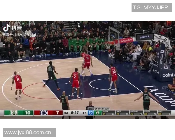 杰伦布朗首节表现抢眼6投3中斩获9分3篮板3助攻1抢断