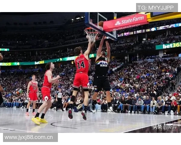 穆雷半场火力全开14投9中三分命中率高达50砍下23分助球队争胜