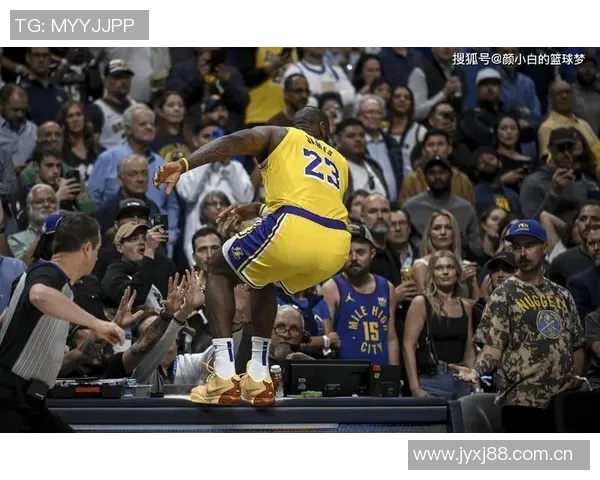 布莱斯前场篮板补篮詹姆斯兴奋转发赛场瞬间赞叹6号表现出色